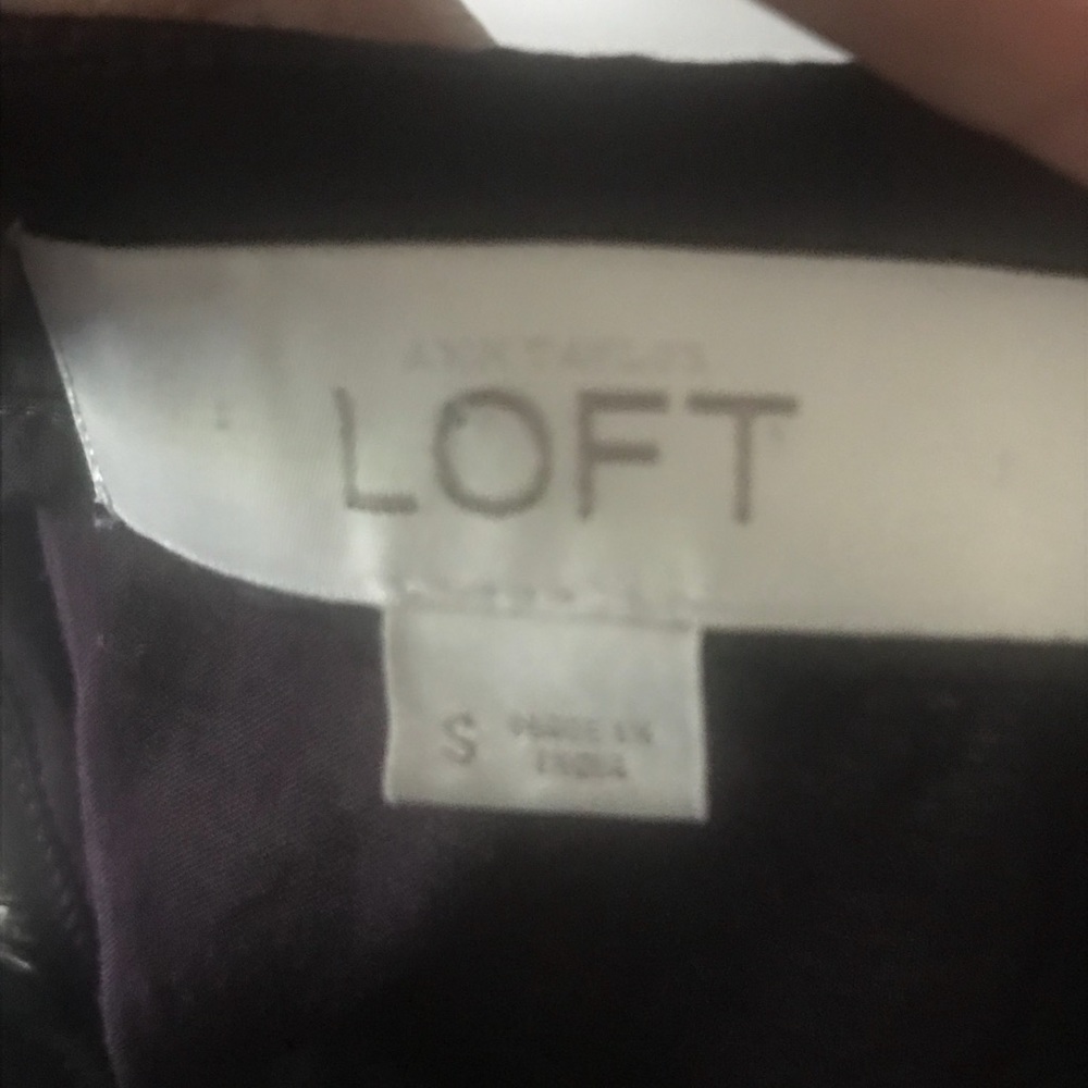 Ann Taylor LOFT sleeveless blouse. Size Small - Picture 6 of 6